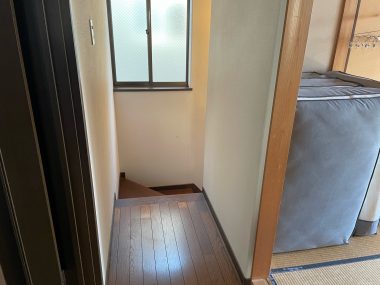 階段　手すり　取付 Before イメージ