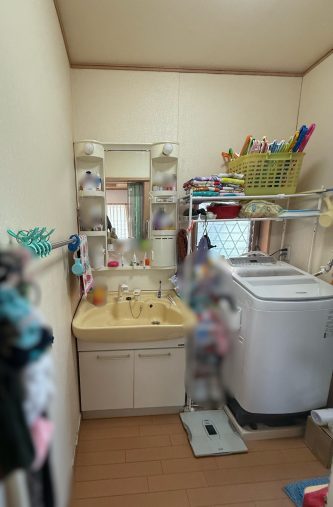 洗面化粧台交換・洗面室内装・浴室ドア入替 Before イメージ