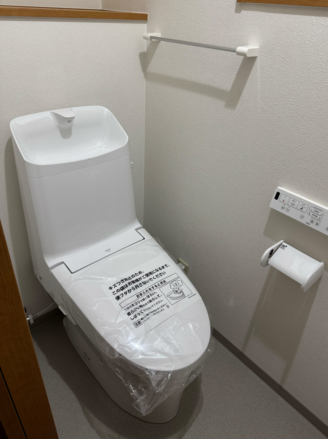 トイレ交換・内装工事 After イメージ