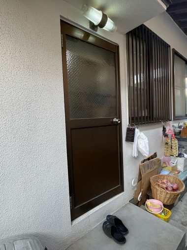 勝手口ドア Before イメージ