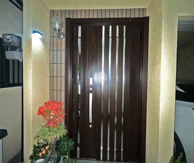 玄関ドア After イメージ